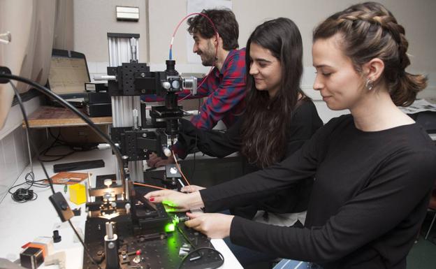 Ciencia entre 'micros' y cervezas