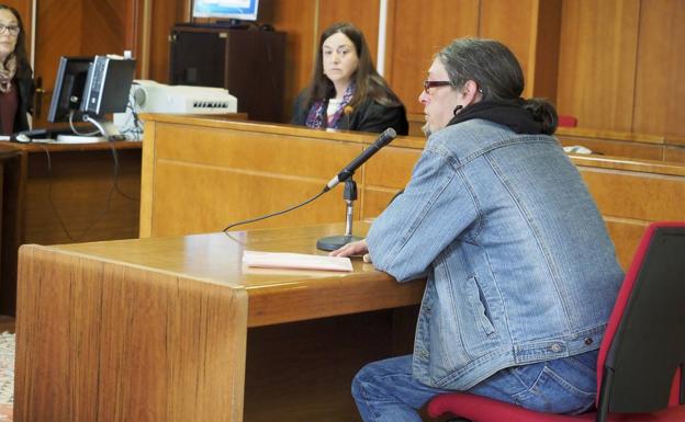 El acusado de tocar las nalgas a una menor dice que ella le denunció porque le debe 800 euros al padre de una amiga