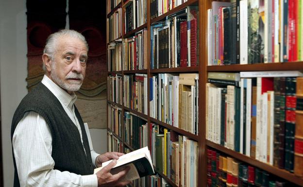 «En la RAE no somos jueces, sino cuidadores de lo que sigue vigente»