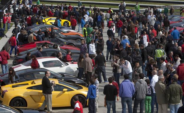 160 coches de alta gama participan en la XI edición de 'Superdeportivos Cantabria'