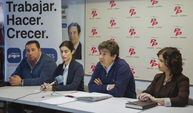 El PP de El Astillero culpa al alcalde del «caos» que sufre el Ayuntamiento