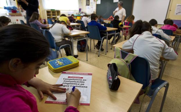 Educación «garantiza» a los padres que eliminará la jornada reducida de junio y septiembre