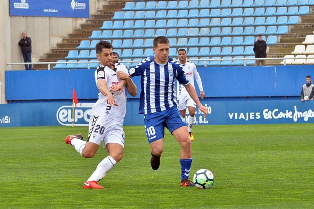 Al Racing se le aleja Noguera y se fija en Daniel Ojeda