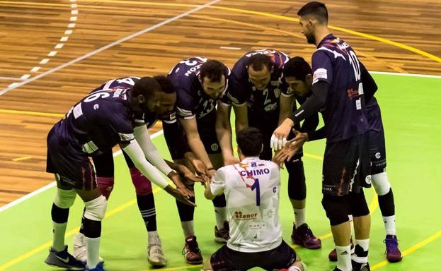 El canterano Chimo Bárcena renueva como líbero con el Textil Santanderina