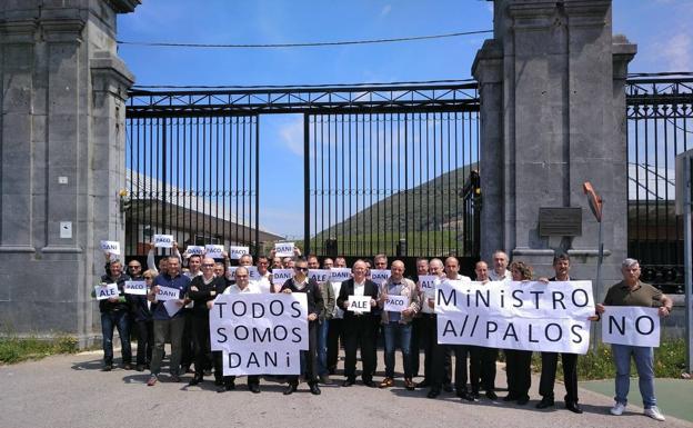 Nueva concentración de los funcionarios de El Dueso frente al penal