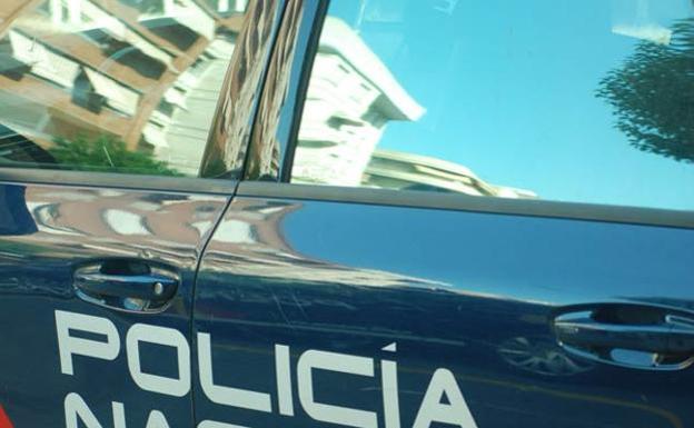 Detenido tras intentar asfixiar a su mujer con una almohada delante de sus hijos