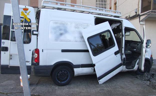 Detenido por robar valiosas herramientas en furgonetas de empresa estacionadas en Laredo, Ampuero y Limpias