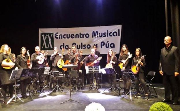 Los encuentros de Pulso y Púa llenan de calidad el Teatro Municipal de Los Corrales