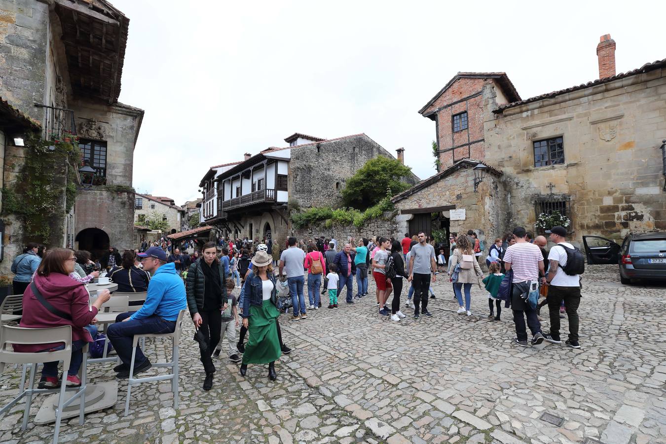 Las mejores imágenes del Festival Internacional de Títeres de Santillana del Mar 'Bisontere'