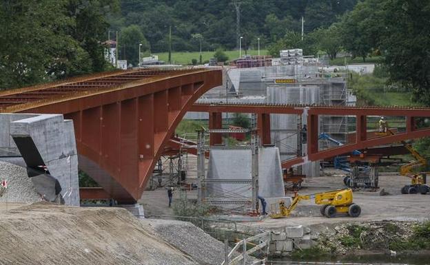 Diferencias entre las empresas frenan la obra del nuevo puente de Golbardo