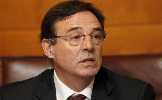 Piden diez años de inhabilitación para Higuera y Sámano por fraccionar contratos en Cantur