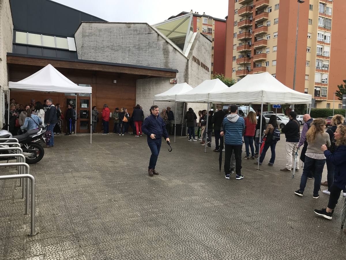 Interminables colas para apuntar a los niños en los campus de verano del Instituto Municipal de Deportes