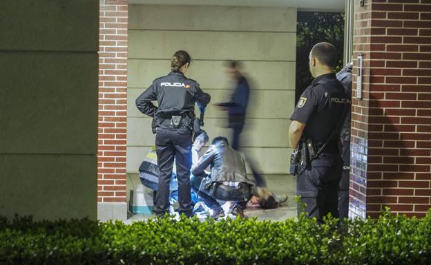 Matan de cinco disparos a un colombiano en su urbanización de Monte por un ajuste de cuentas