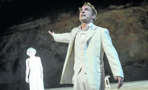 «Todavía no he acabado con 'Calígula', sigo aprendiendo del personaje»