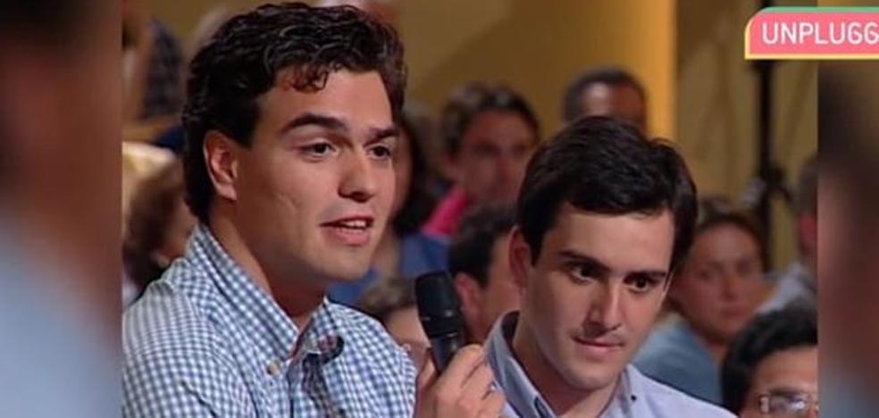 Un pipiolo Pedro Sánchez salió en la tele en 1997