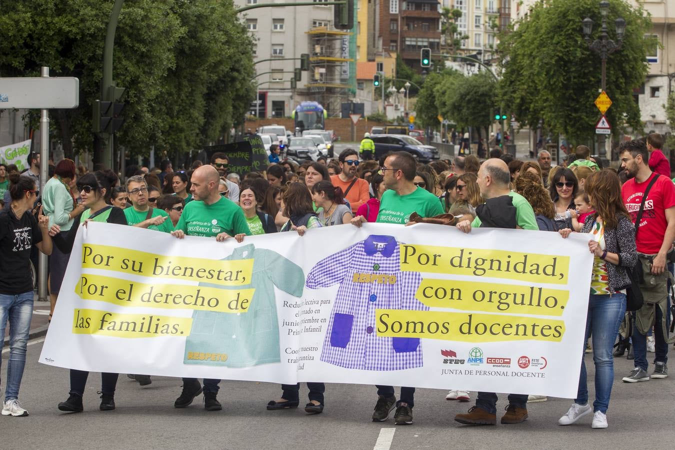 Los profesores se manifiestan en Santander en contra de ampliar la jornada reducida