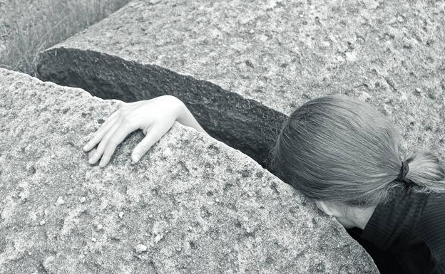 'Blood, Stop, Space, Gold' aborda la apariencia y el tacto