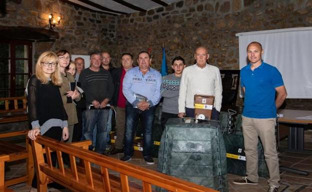 Santiurde de Toranzo fomentará durante una año el compostaje doméstico en el municipio