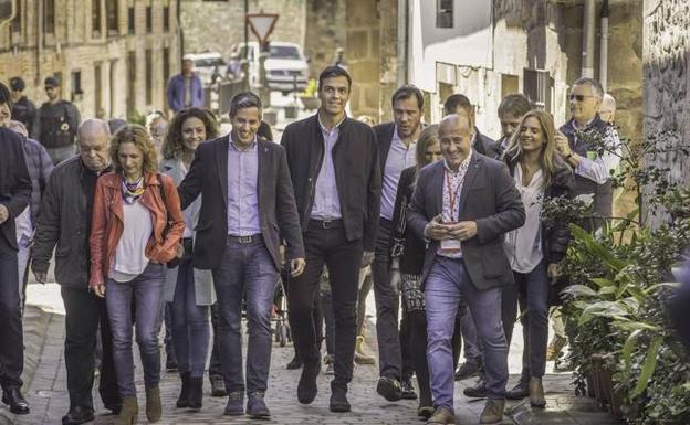 Cantabria pierde peso en el Gobierno central pero el bipartito confía en su buena sintonía con Sánchez