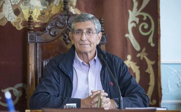 Castro negocia la aprobación de su primer Presupuesto de la legislatura