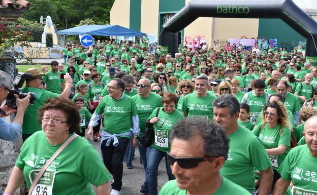Multitudinaria marcha contra el cáncer en Cartes
