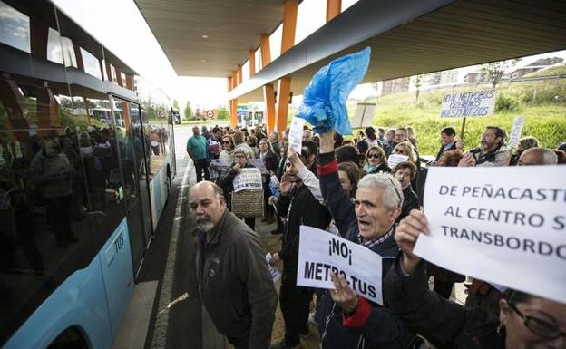 El MetroTUS ha introducido 22 cambios y ha ajustado 11 de las 20 líneas desde su estreno