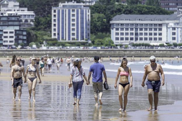 El verano se asoma entre las nubes