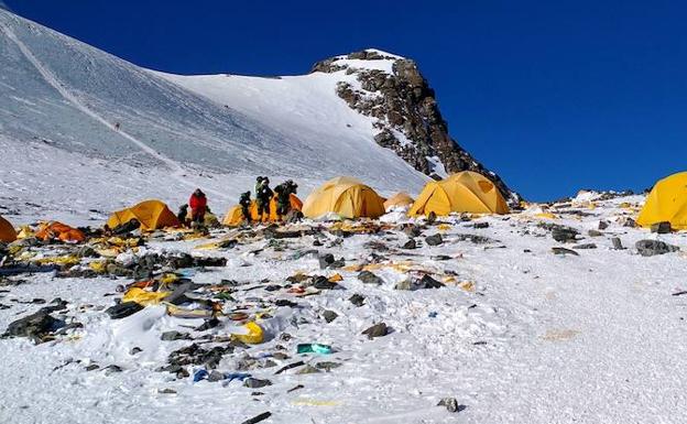 El Everest, un vertedero a gran altitud