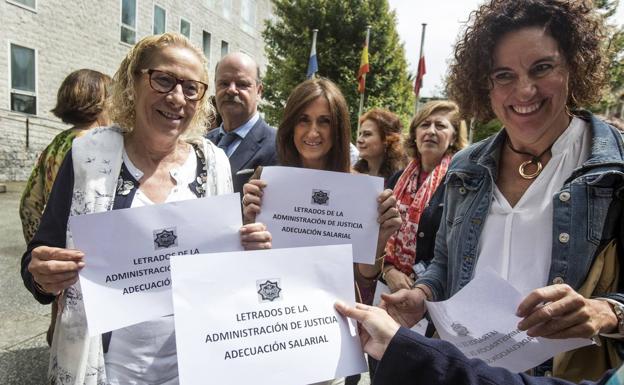 Los letrados de Justicia protestan de nuevo en Las Salesas