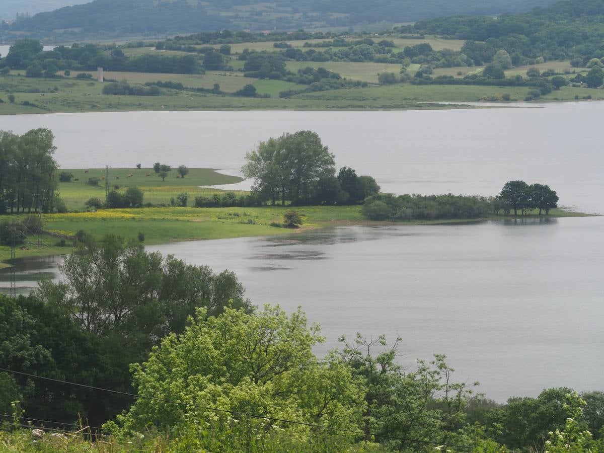 El embalse del Ebro recibe al verano al 87% de su capacidad