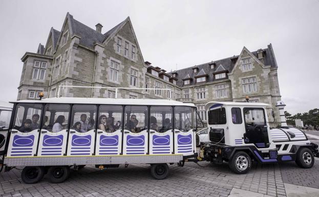 Santander lanza una guía de bolsillo con su agenda cultural para el verano