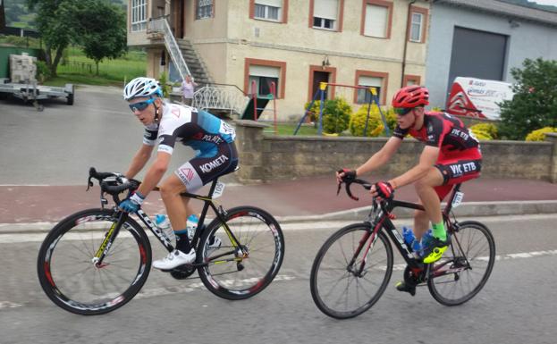 David Domínguez, primer líder de la Vuelta al Besaya tras ganar en Cabárceno