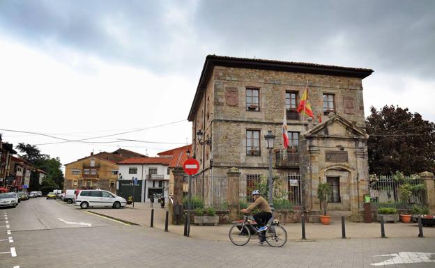 Cabezón negocia con los trabajadores de Corporaciones Locales para evitar ir a juicio