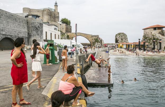 Cantabria incrementa su número de visitantes, pero cada vez gastan menos