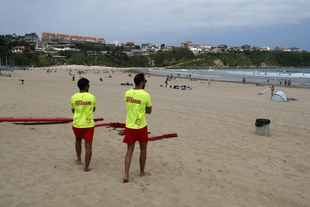 Los socorristas de Suances acusan al alcalde de «sabotear su trabajo»