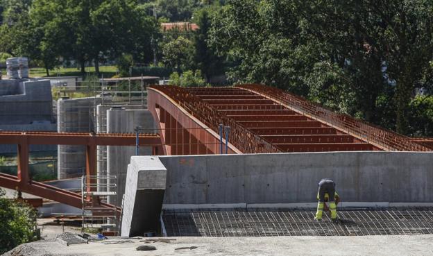 El acuerdo entre las empresas vuelve a poner en marcha la obra de Golbardo