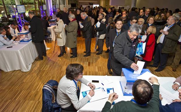 Sólo el 10,7% de los militantes del PP de Cantabria se inscribe para elegir presidente