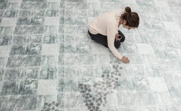 'Lujo y luto', una exposición sobre la visibilidad de la mujer, según Estefanía Martín Sáenz