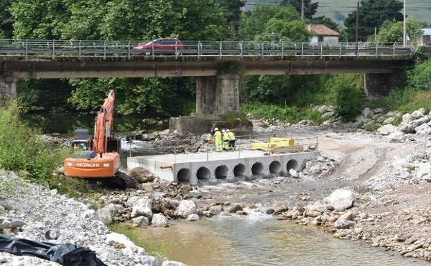 Obras Públicas aplaza la demolición del puente Ranero de Los Corrales