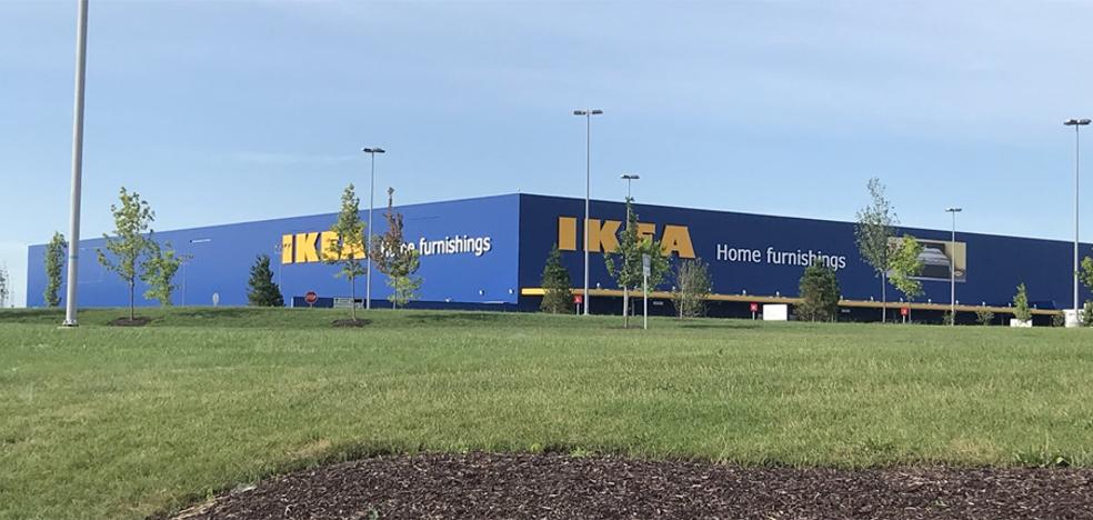 Un niño dispara una pistola cargada que encontró en Ikea