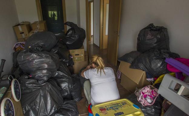 «Me aporrearon la puerta a las ocho y media de la mañana y me sacaron a la fuerza»