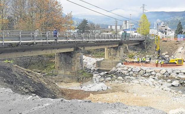 Obras Públicas demolerá el puente del Matadero y levantará una pasarela en Los Corrales