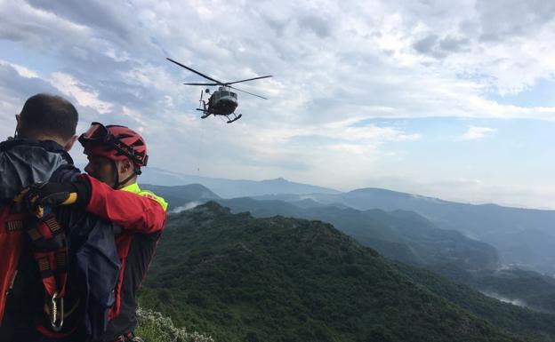 Rescatado en helicóptero un senderista perdido y con signos de deshidratación en Liendo