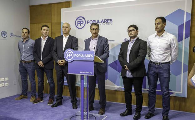 La oposición exige a los regionalistas que «rectifiquen» en el Parlamento su postura sobre el AVE