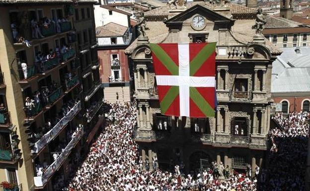 La ikurriña no ondeará en el chupinazo de Sanfermines y habrá un mástil vacío