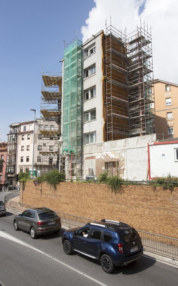 Cinco vecinos del bloque que se cayó en Sol volverán a sus casas en agosto