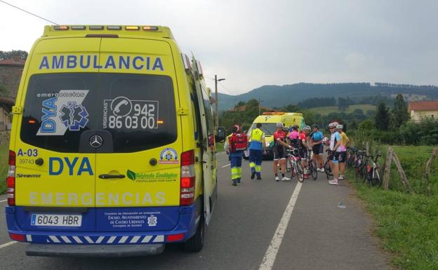 Heridos dos ciclistas en Valle de Villaverde al caerse cuando iban en pelotón