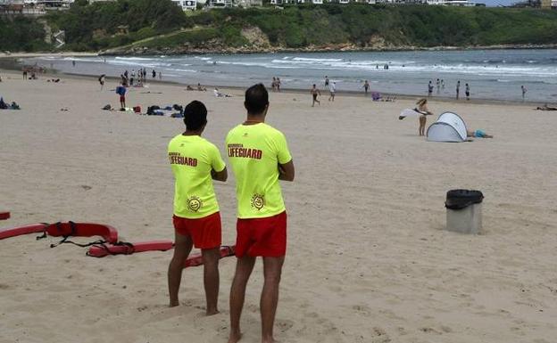 Una «falsa» alerta por contaminación en la playa de Suances enzarza a PRC y PSOE