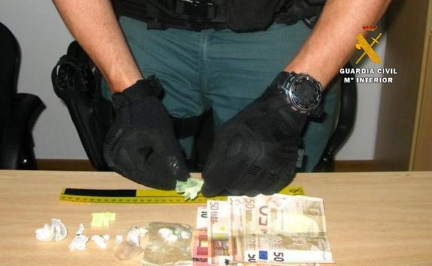 La Guardia Civil intensifica los controles en locales de ocio nocturno de toda Cantabria