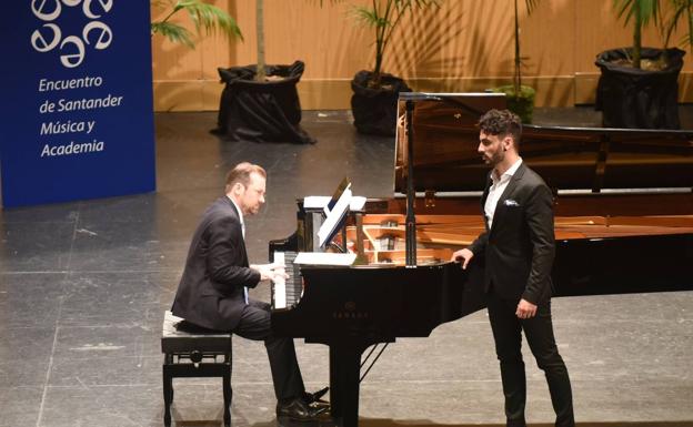 Las voces de Herczeg y Pablo Martínez, hoy, en el Encuentro de Santander